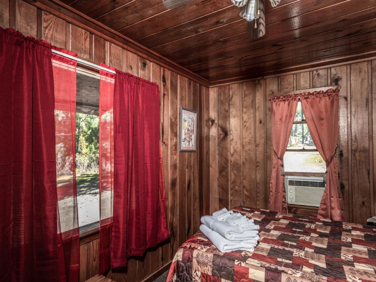 Apache Village Cabinette 15, Queen Bed, Midtown, Sleeps 2 Ruidoso Exteriér fotografie