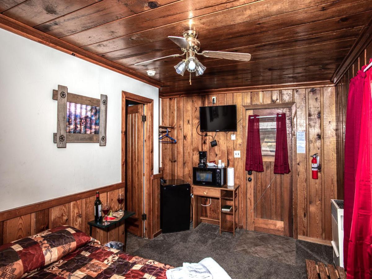 Apache Village Cabinette 15, Queen Bed, Midtown, Sleeps 2 Ruidoso Exteriér fotografie