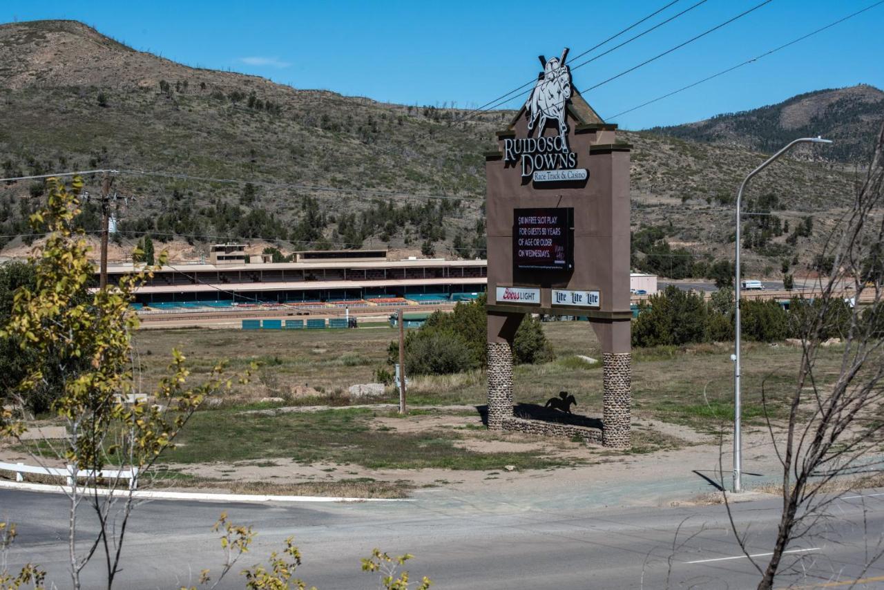 Apache Village Cabinette 15, Queen Bed, Midtown, Sleeps 2 Ruidoso Exteriér fotografie